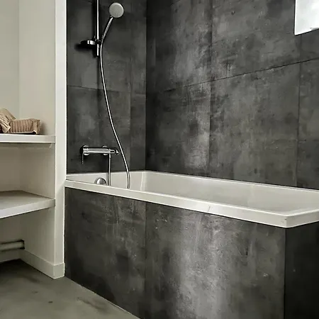 Urban Retreat In Apartment Paris