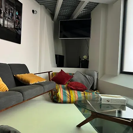 Urban Retreat In Appartement Paris