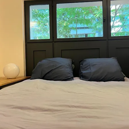 Urban Retreat In Apartment *