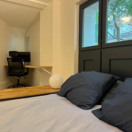 Apartment Urban Retreat In *