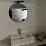 Urban Retreat In Lägenhet